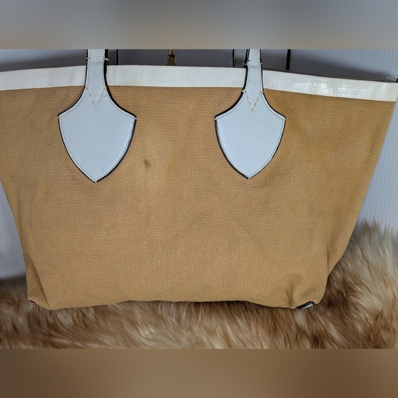 Burberry Logo Printed Raffia Tote bag - Picture 5 of 10